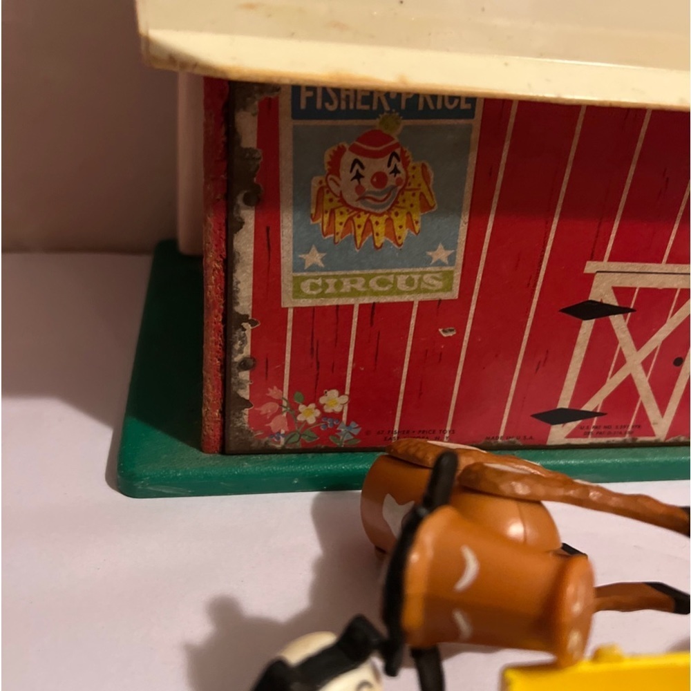 Vintage Fisher Price Little People #915 Family Play Barn Farm Little People - Picture 9 of 9